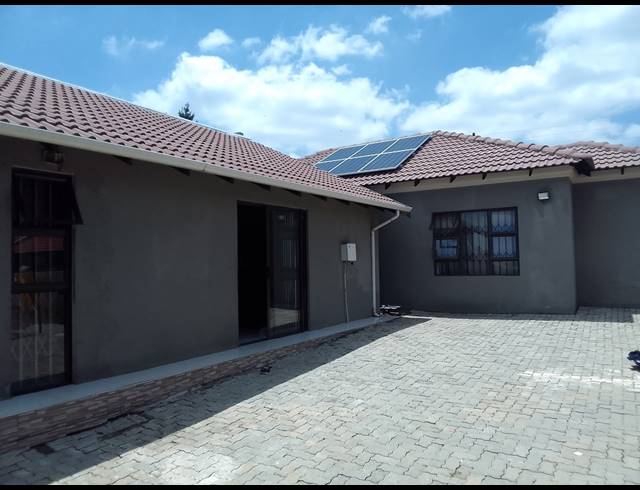 3 BEDROOM FREEHOLD TO LET IN COSMO CITY